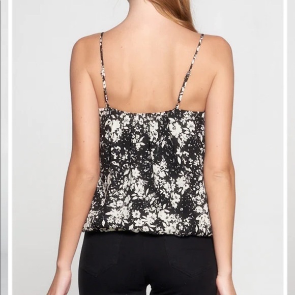 𝅺RENEE.C Women’s Square Neck Blouse With Adjustable Spaghetti Straps! (NWOT) - Picture 2 of 8